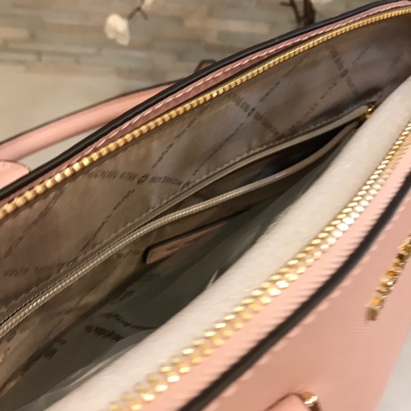 Authentic Michael Kors Crossbody Purse / Bag - Picture 6 of 8